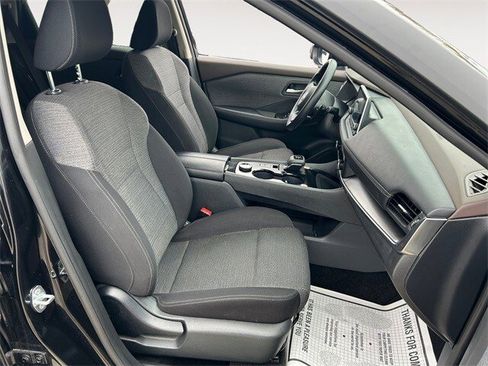 Used 2023 Nissan Rogue SV image 15