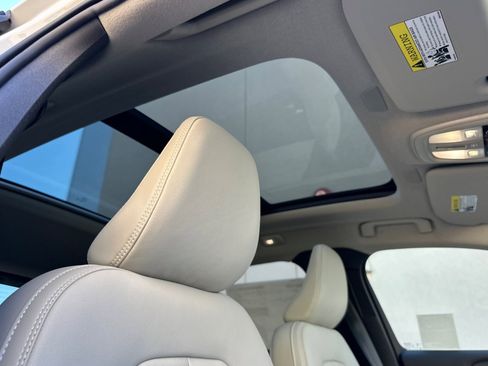 New 2026 Volvo XC40 B5 Ultra w/ Climate Package image 18