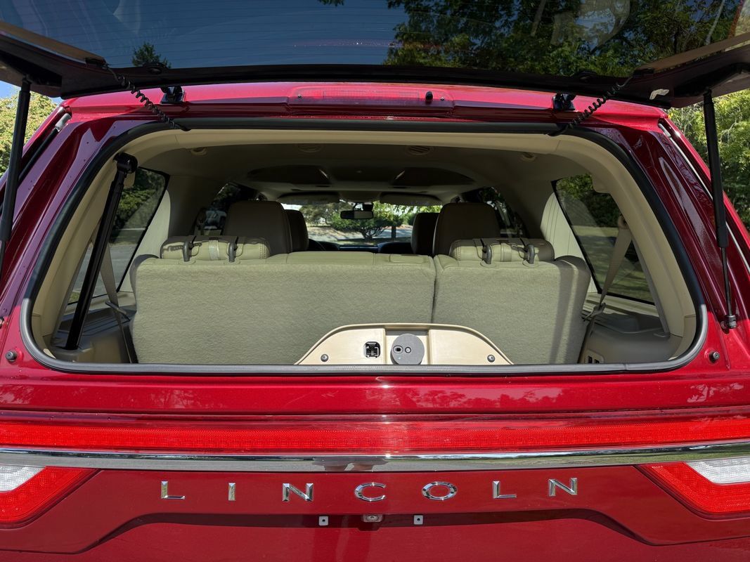 Used 2015 Lincoln Navigator 4WD w/ Equipment Group 101A Reserve image 35