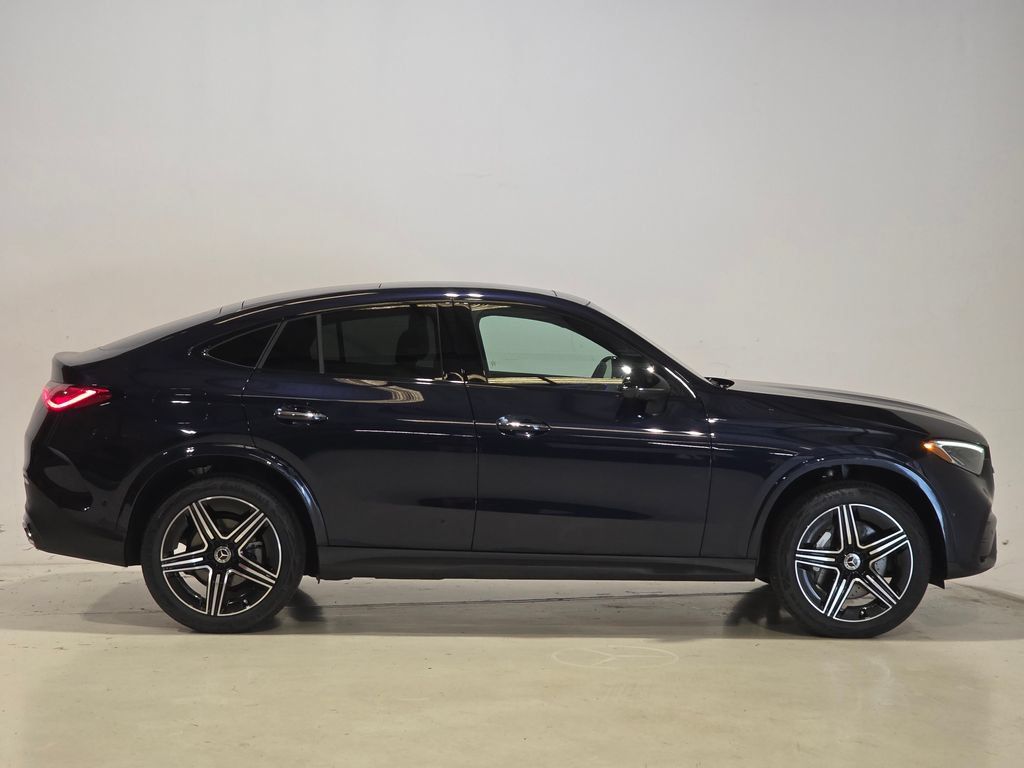 Used 2024 Mercedes-Benz GLC 300 4MATIC image 4