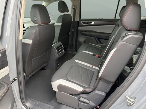 New 2026 Volkswagen Atlas Peak Edition image 23