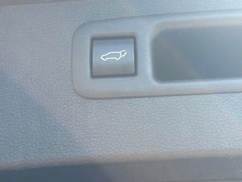 Used 2020 Toyota Highlander Limited AWD/4WD image 25