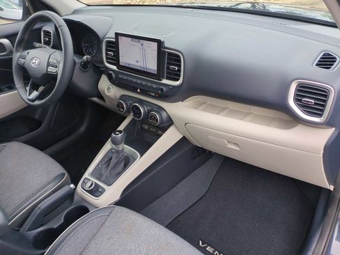 Used 2022 Hyundai Venue Limited FWD image 28