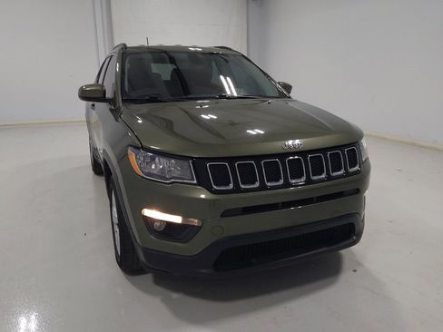 Used 2021 Jeep Compass Latitude FWD image 14
