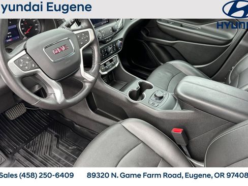 Used 2022 GMC Terrain SLT image 11