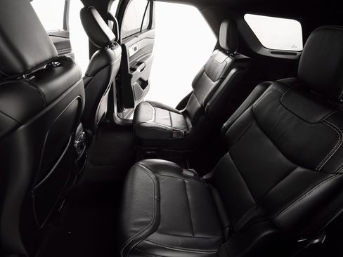 Used 2020 Ford Explorer ST w/ ST Street Pack image 27