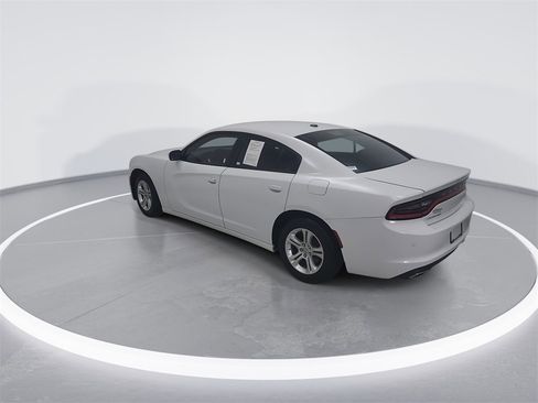 Used 2022 Dodge Charger SXT image 7