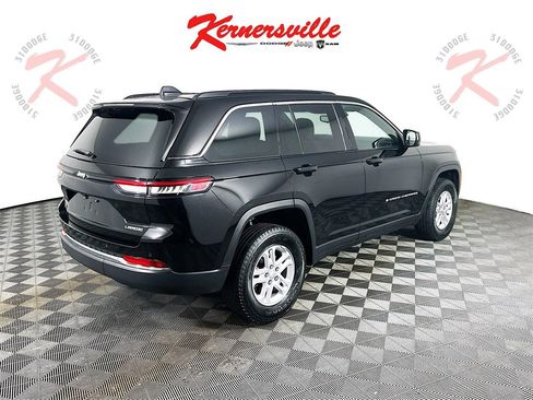 Used 2024 Jeep Grand Cherokee Laredo w/ Luxury Tech Group I image 7