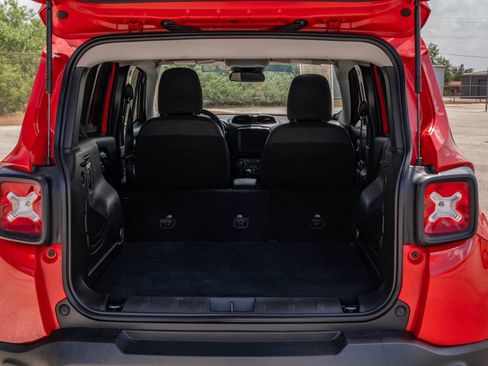 Used 2023 Jeep Renegade Altitude AWD/4WD image 24