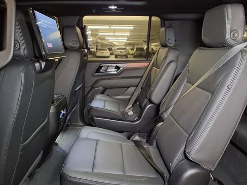 New 2026 GMC Yukon XL Denali w/ Denali Reserve Package image 13