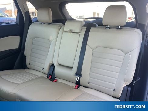 Certified 2024 Ford Edge SE image 13