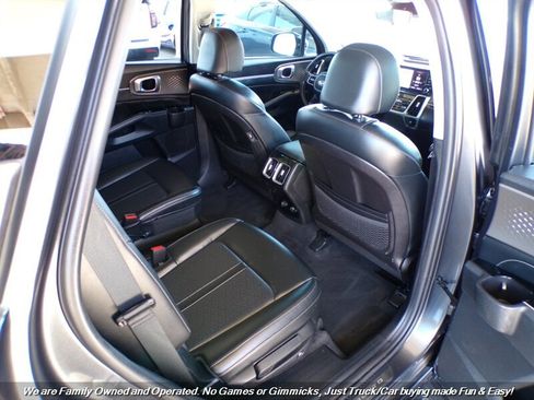 Used 2021 Kia Sorento SX image 28