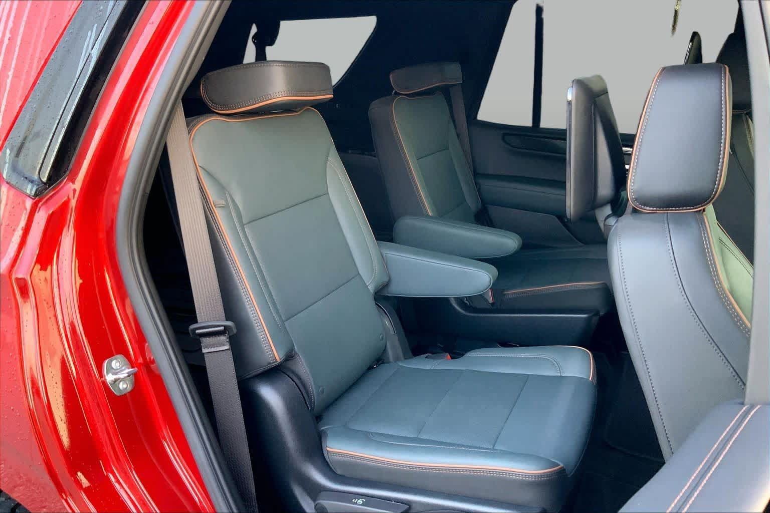 Used 2026 GMC Yukon AT4 w/ AT4 Premium Plus Package AWD/4WD image 19
