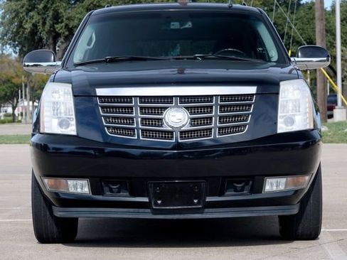 Used 2007 Cadillac Escalade 2WD w/ Information Package image 5