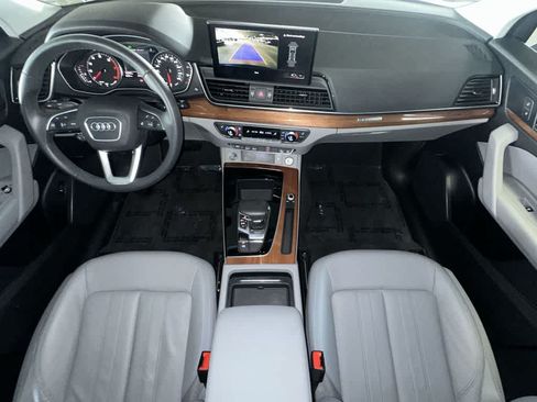 Used 2022 Audi Q5 2.0T Premium w/ Convenience Package AWD/4WD image 24