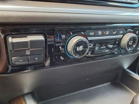 Used 2023 Chevrolet Silverado 1500 High Country w/ Technology Package image 10