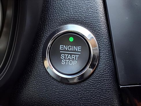 Used 2020 Ford EcoSport Titanium image 16