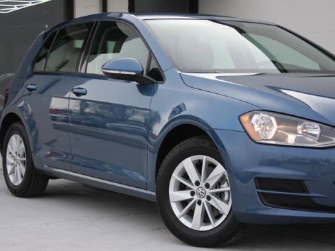 Used 2015 Volkswagen Golf S image 5