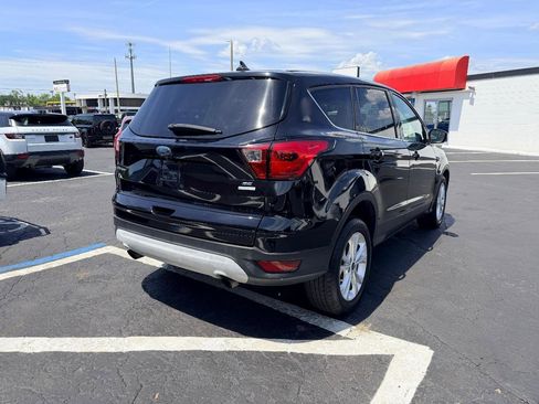 Used 2019 Ford Escape SE FWD image 8