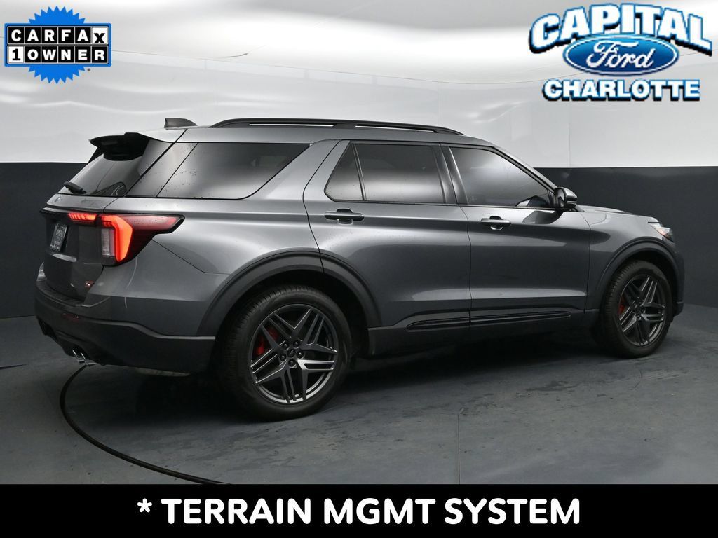 Used 2025 Ford Explorer ST RWD image 8