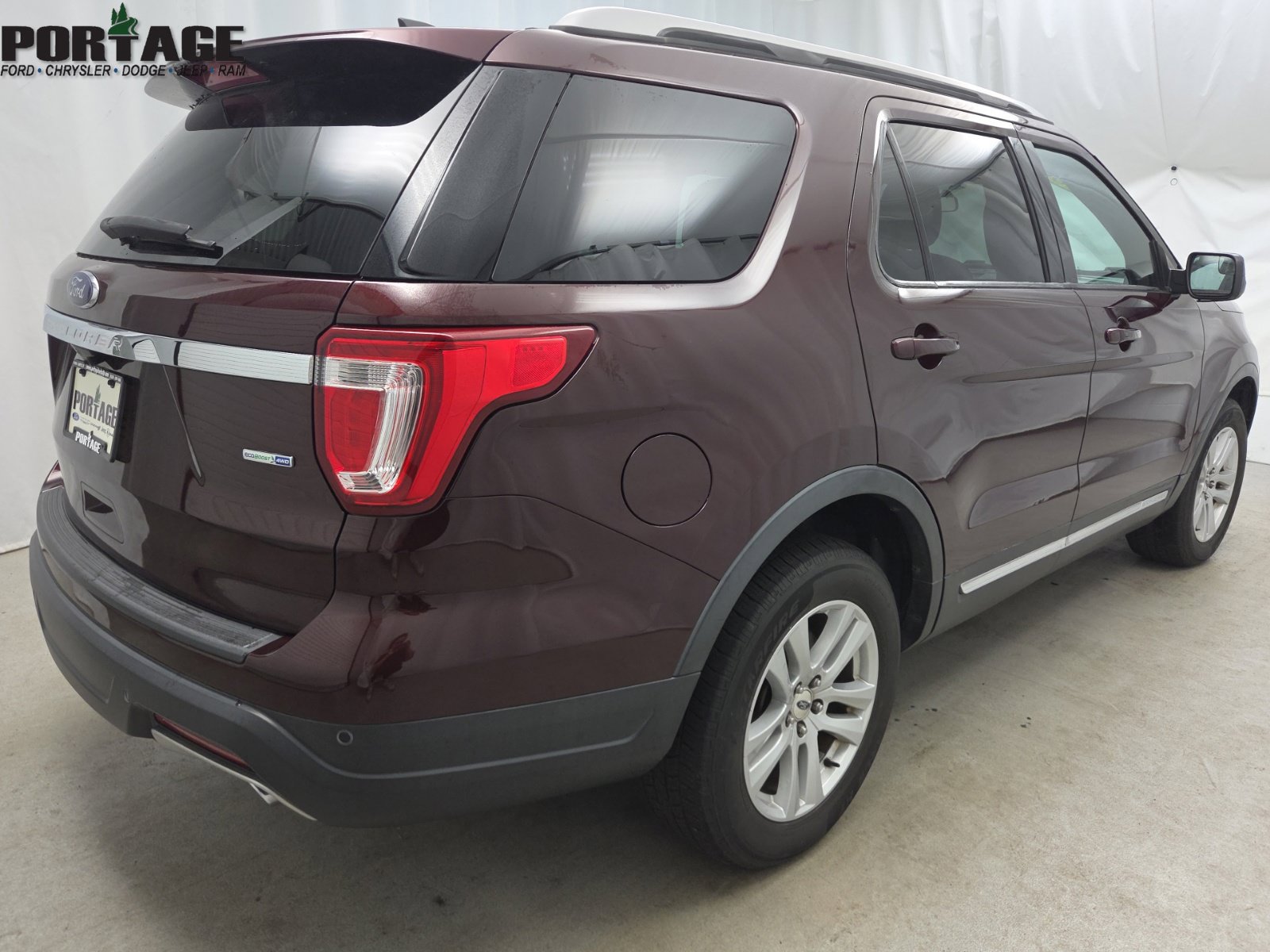 Used 2018 Ford Explorer XLT AWD/4WD image 6