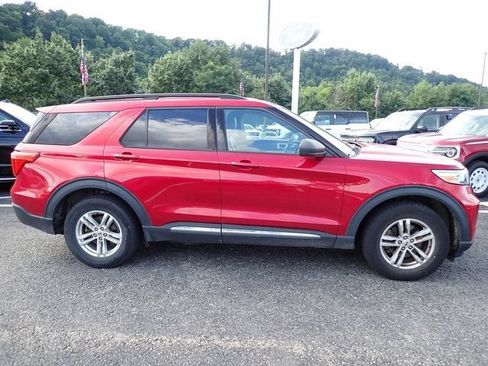 Used 2020 Ford Explorer XLT w/ Equipment Group 202A AWD/4WD image 7