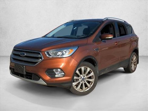 Used 2017 Ford Escape Titanium image 1