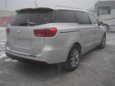 Used 2020 Kia Sedona EX image 5