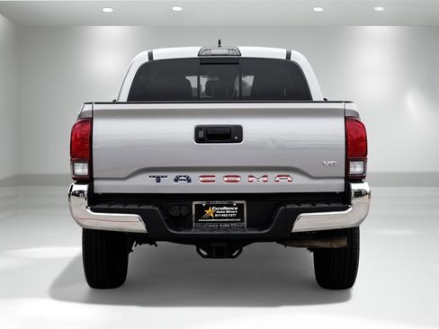 Used 2019 Toyota Tacoma TRD Off-Road image 7