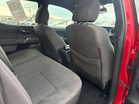 Used 2016 Toyota Tacoma TRD Sport w/ Exterior Package AWD/4WD image 22