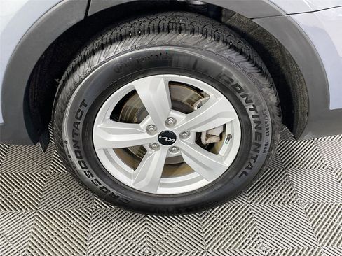 Certified 2025 Kia Sorento LX image 34