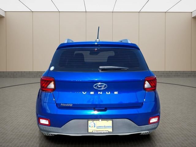 Used 2023 Hyundai Venue Limited w/ Cargo Package FWD image 7