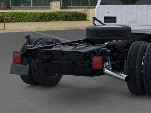 New 2026 Ford F550 2WD SuperCab Super Duty w/ XLT Value Package image 21