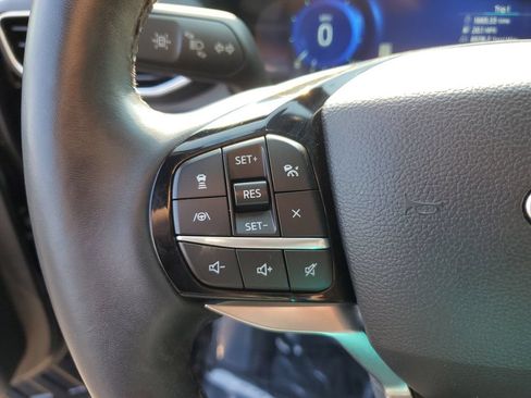 Used 2022 Ford Explorer Platinum w/ Technology Package AWD/4WD image 21