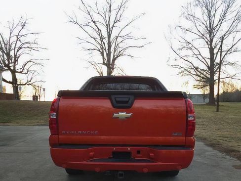 Used 2011 Chevrolet Avalanche LT w/ Luxury Package image 6