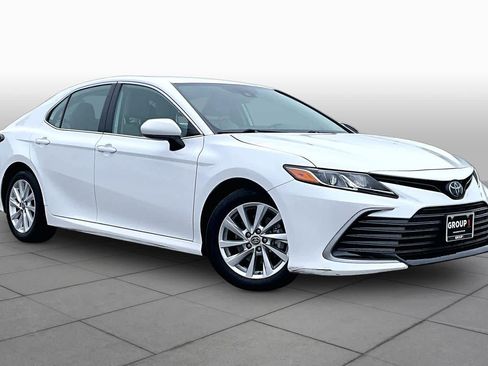 Used 2024 Toyota Camry LE FWD image 4