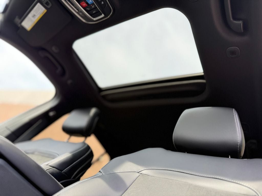 New 2026 Jeep Grand Cherokee Altitude AWD/4WD image 19