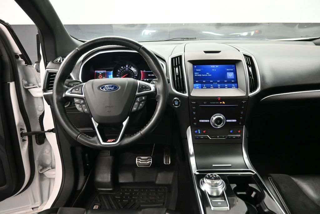 Used 2019 Ford Edge ST w/ Equipment Group 401A AWD/4WD image 11