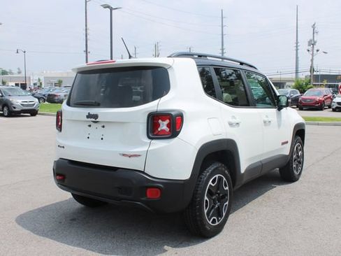 Used 2017 Jeep Renegade Trailhawk w/ Premium Trailhawk Package AWD/4WD image 40