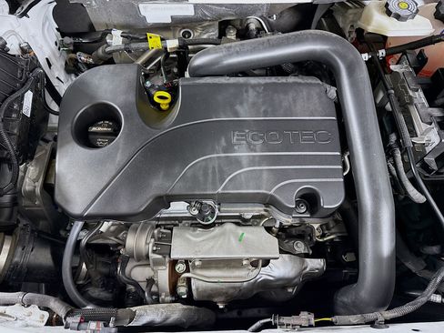 Used 2025 Chevrolet Equinox LT w/ Convenience Package II image 39