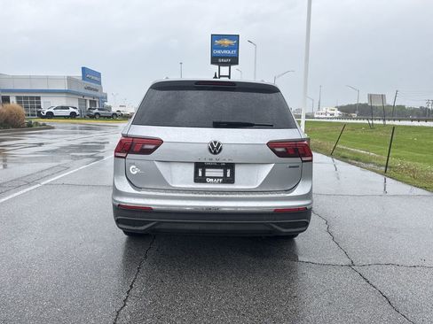 Used 2022 Volkswagen Tiguan SE w/ Panoramic Sunroof Package AWD/4WD image 7
