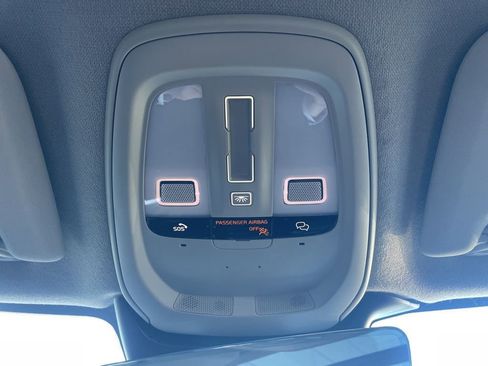 Certified 2024 Volvo XC40 B5 Core image 36