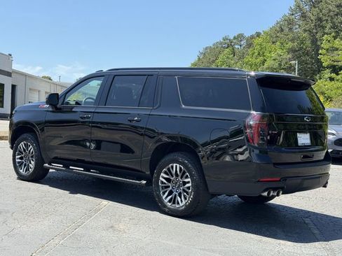 Used 2025 Chevrolet Suburban Z71 AWD/4WD image 22
