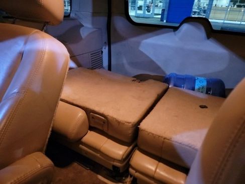 Used 2009 GMC Yukon Denali image 9