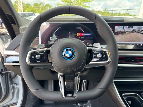 New 2025 BMW 750e xDrive AWD/4WD image 29