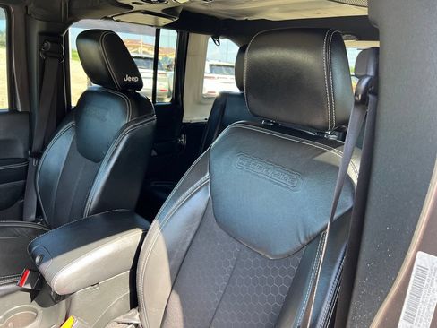 Used 2018 Jeep Wrangler Unlimited Sport AWD/4WD image 23