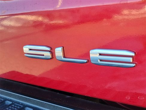 Used 2021 GMC Sierra 1500 SLE w/ X31 Off-Road Package image 8