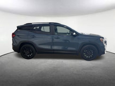 Used 2024 GMC Terrain SLE w/ Elevation Edition image 6