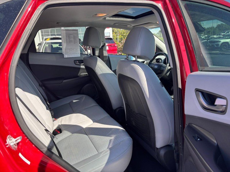 Used 2021 Hyundai Kona Limited AWD/4WD image 9