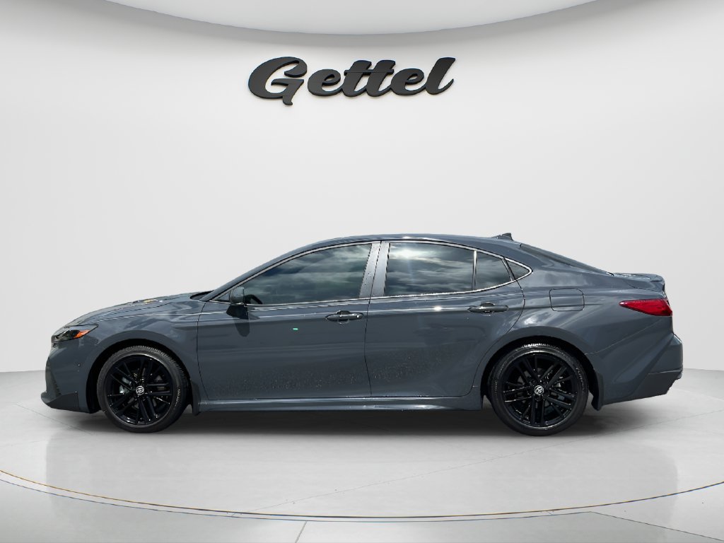 Used 2025 Toyota Camry SE FWD image 8